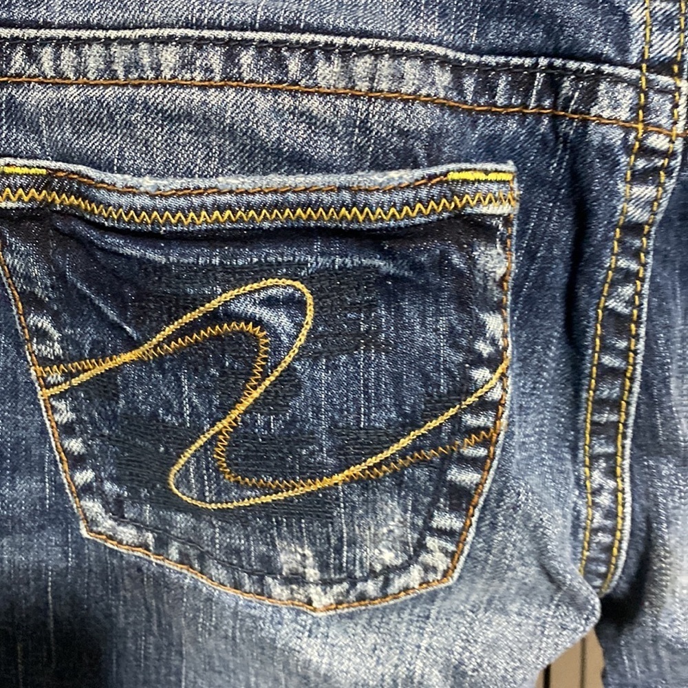 Silver Jeans - Picture 2 of 9